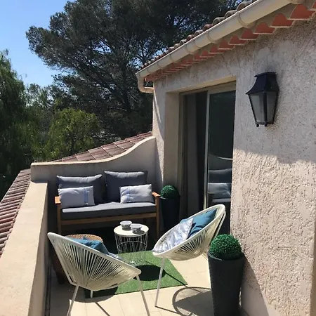 Apartment Boulouris - Grand 3 Pieces 5 Personnes Avec Terrasse A 5min A Pied Des Plages